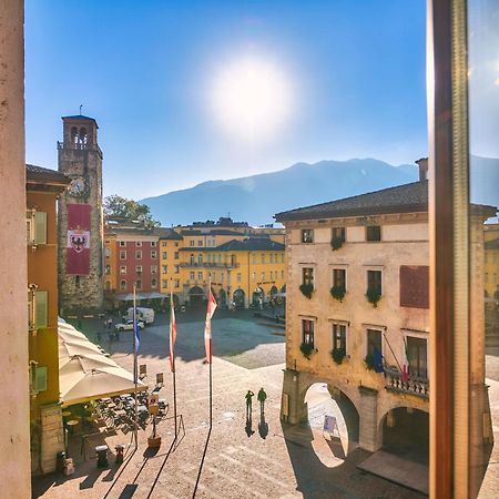 Hotel Portici - Romantik&Wellness Riva del Garda Esterno foto