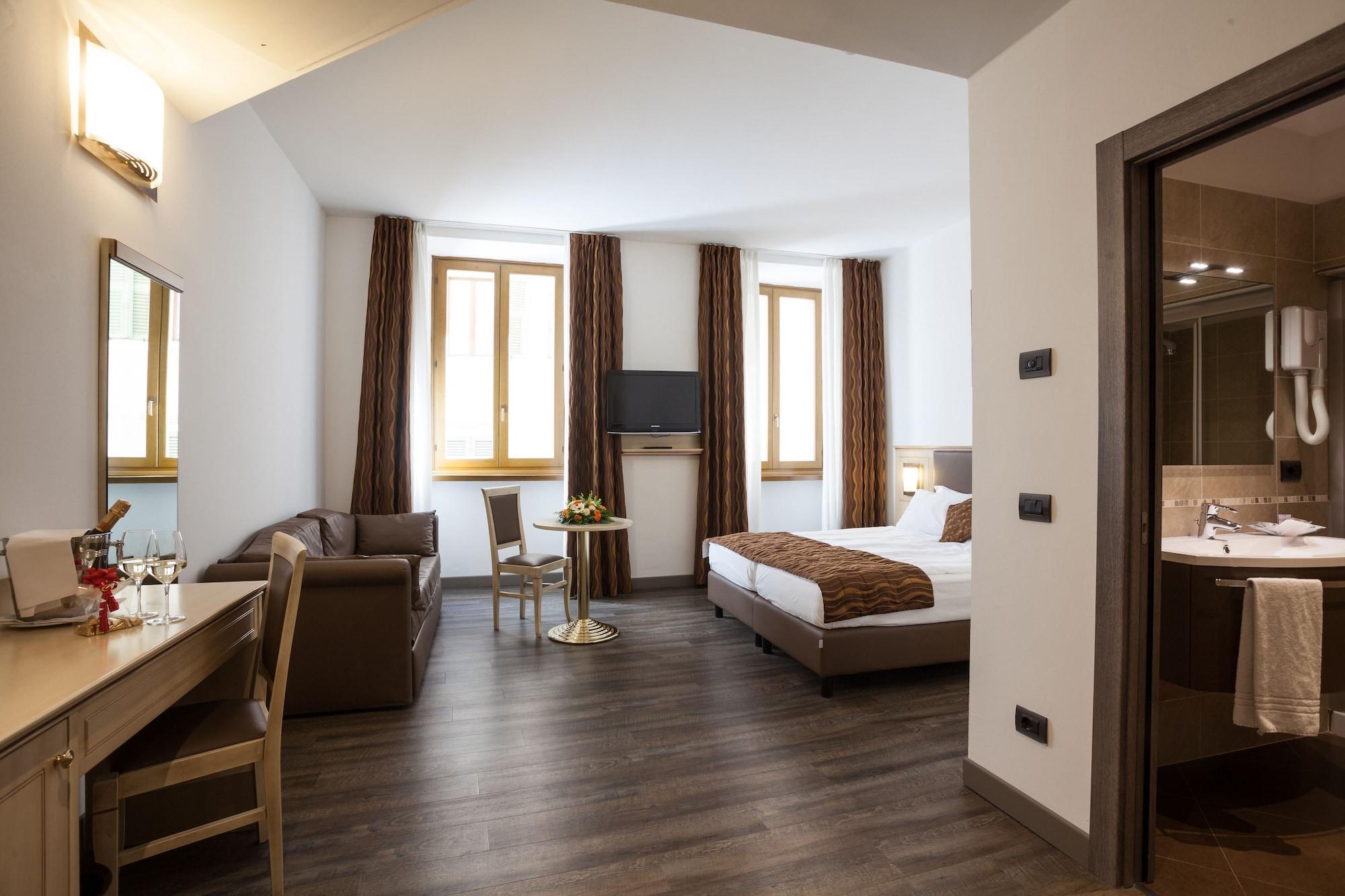 Hotel Portici - Romantik&Wellness Riva del Garda Esterno foto