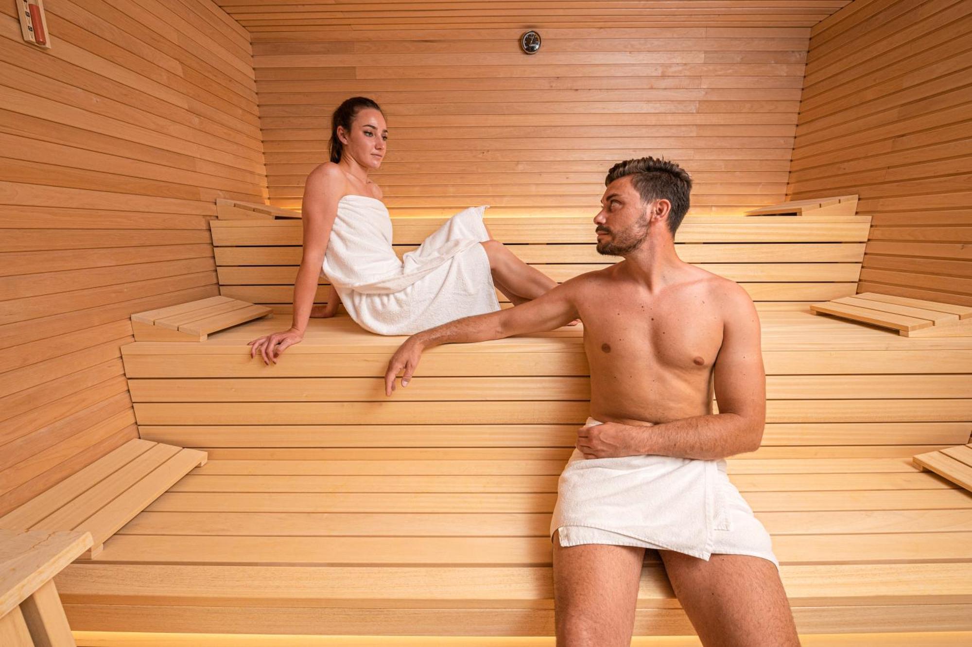 Hotel Portici - Romantik&Wellness Riva del Garda Esterno foto