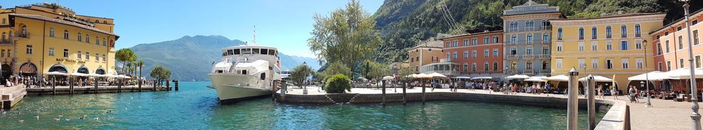 Hotel Portici - Romantik&Wellness Riva del Garda Esterno foto