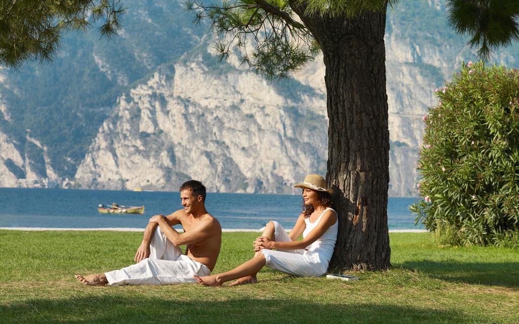 Hotel Portici - Romantik&Wellness Riva del Garda Esterno foto