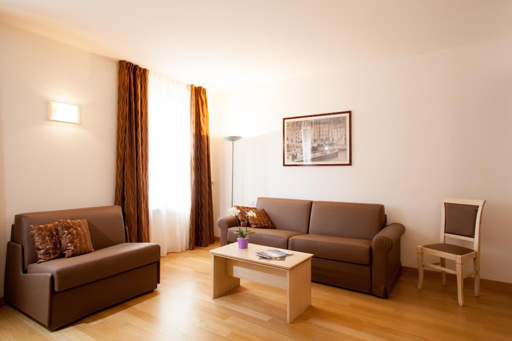Hotel Portici - Romantik&Wellness Riva del Garda Esterno foto